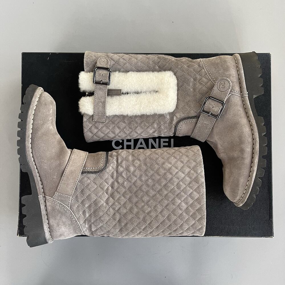 Chanel Gray Quilted Suede And Fur CC buckle Detail Boots Mid Calf Size 36